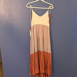 Wishlist Sleeveless Tiered Maxi Dress in Cream, Taupe & Rust